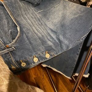 Lucky brand button fly cropped Jean  38x34